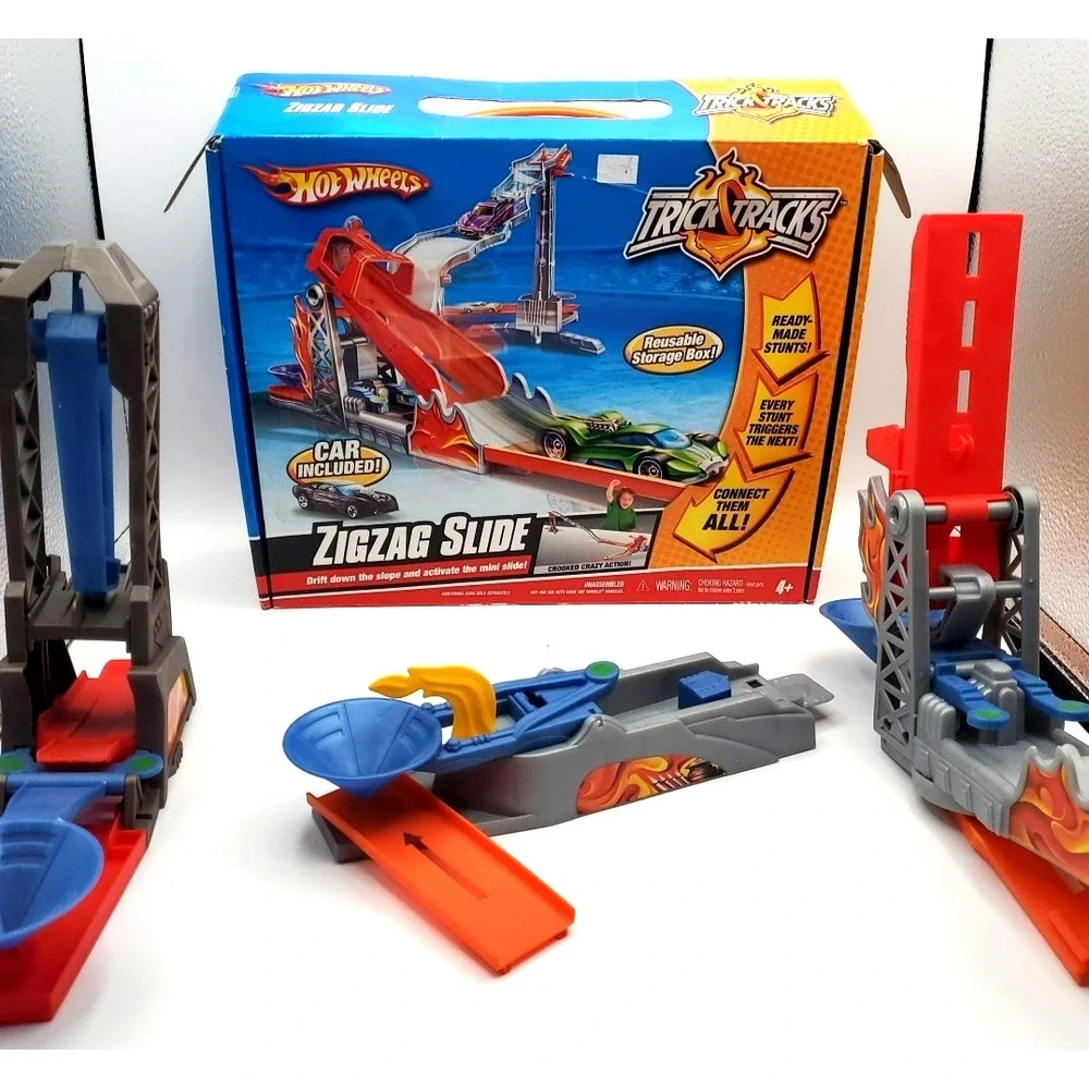 Hot Wheels Trick Tracks Shock Ramp Toy Car Stunt Set 2009 with Box **incomplete*